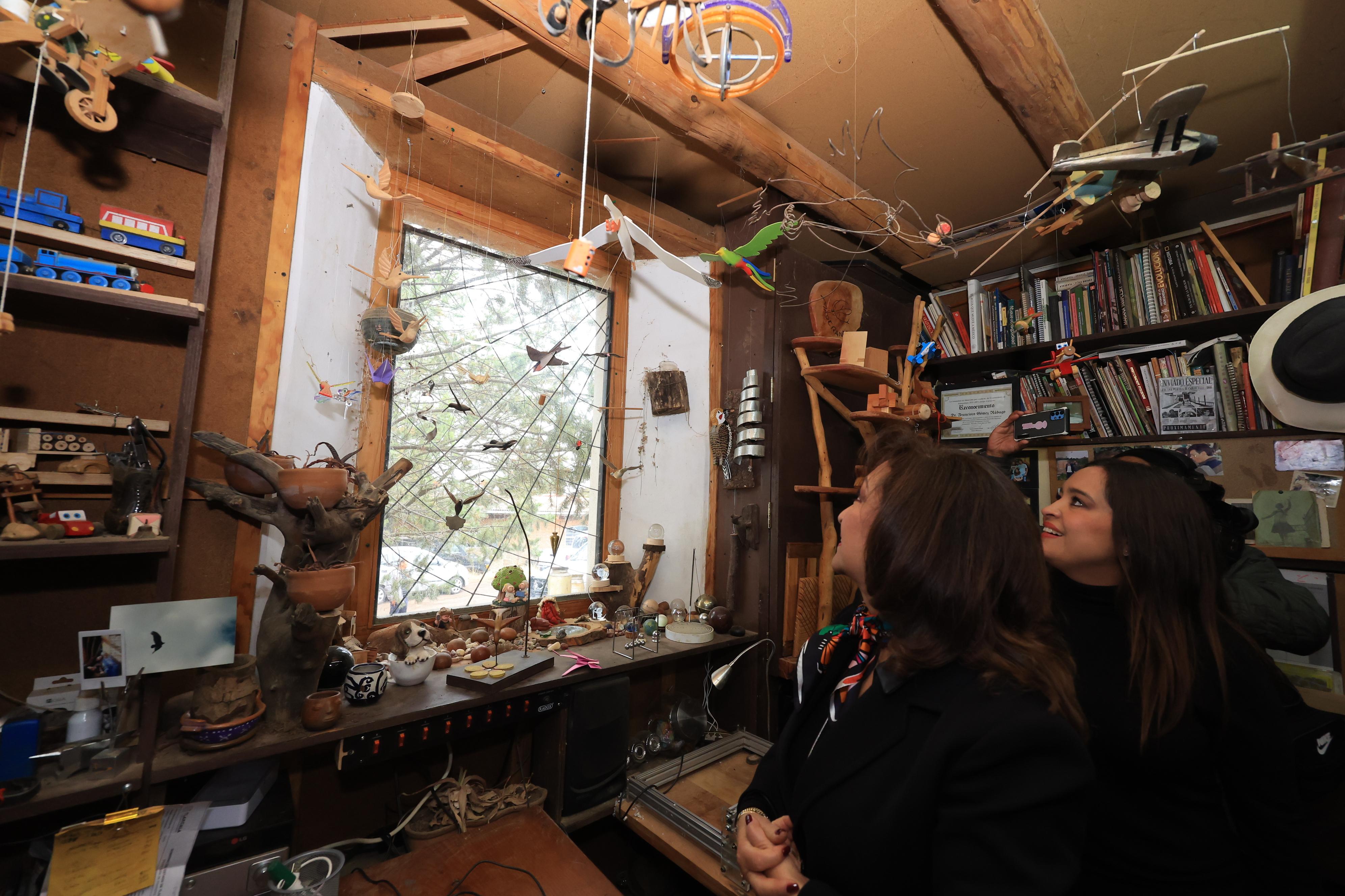 Conoce gobernadora proyecto de vivienda sustentable en Tlaxco
